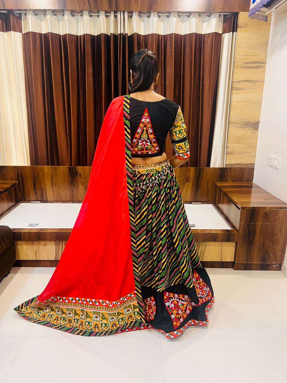 RAJWADI VOL -7 7045  AAWIYA NAVRATRI SPECIAL TRADITIONAL Lehenga CHOLI Wholesale catalog