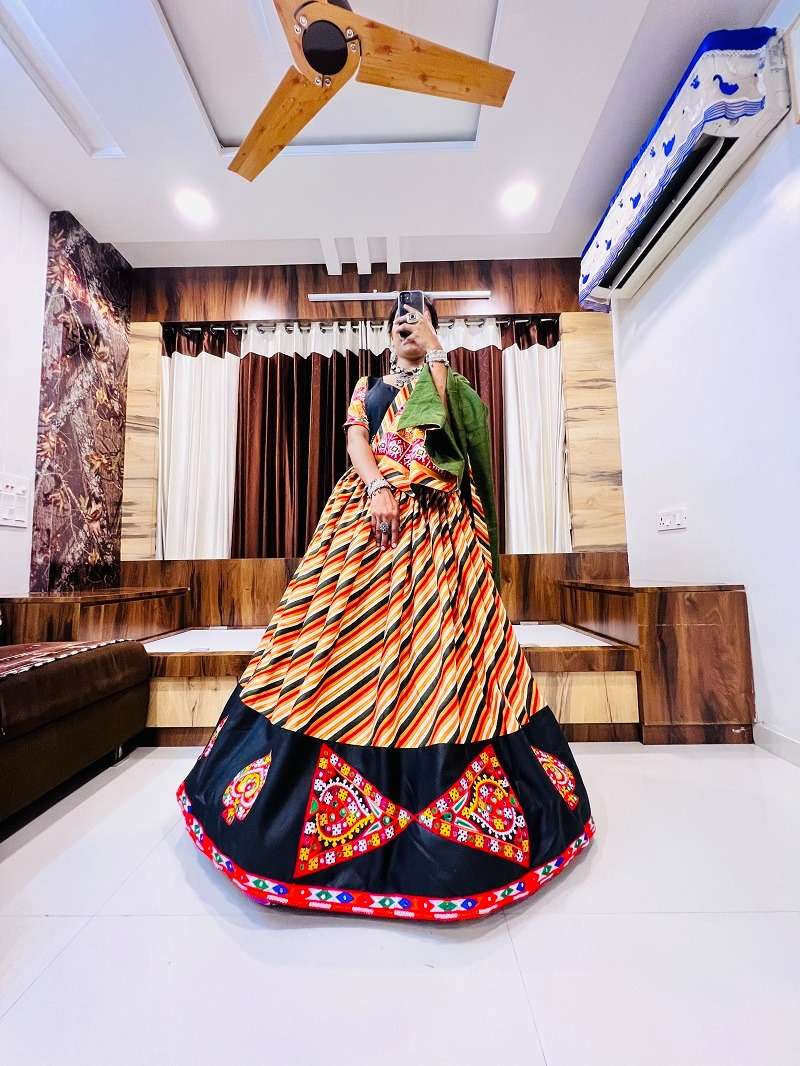 RAJWADI VOL -7 7047  AAWIYA NAVRATRI SPECIAL TRADITIONAL Lehenga CHOLI Wholesale catalog