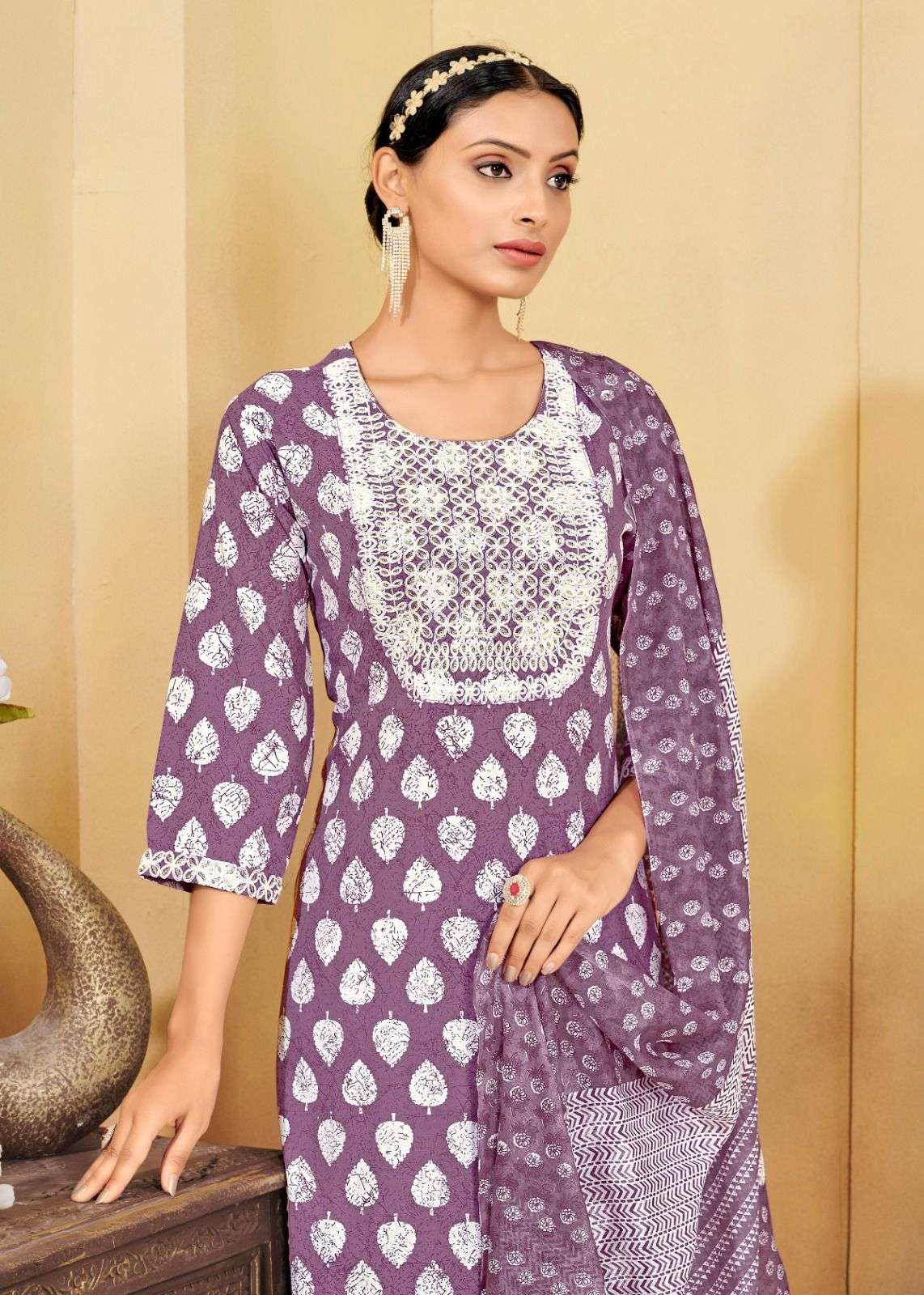Gayatri TOP BOTTOM DUPATTA Kurti Wholesale catalog