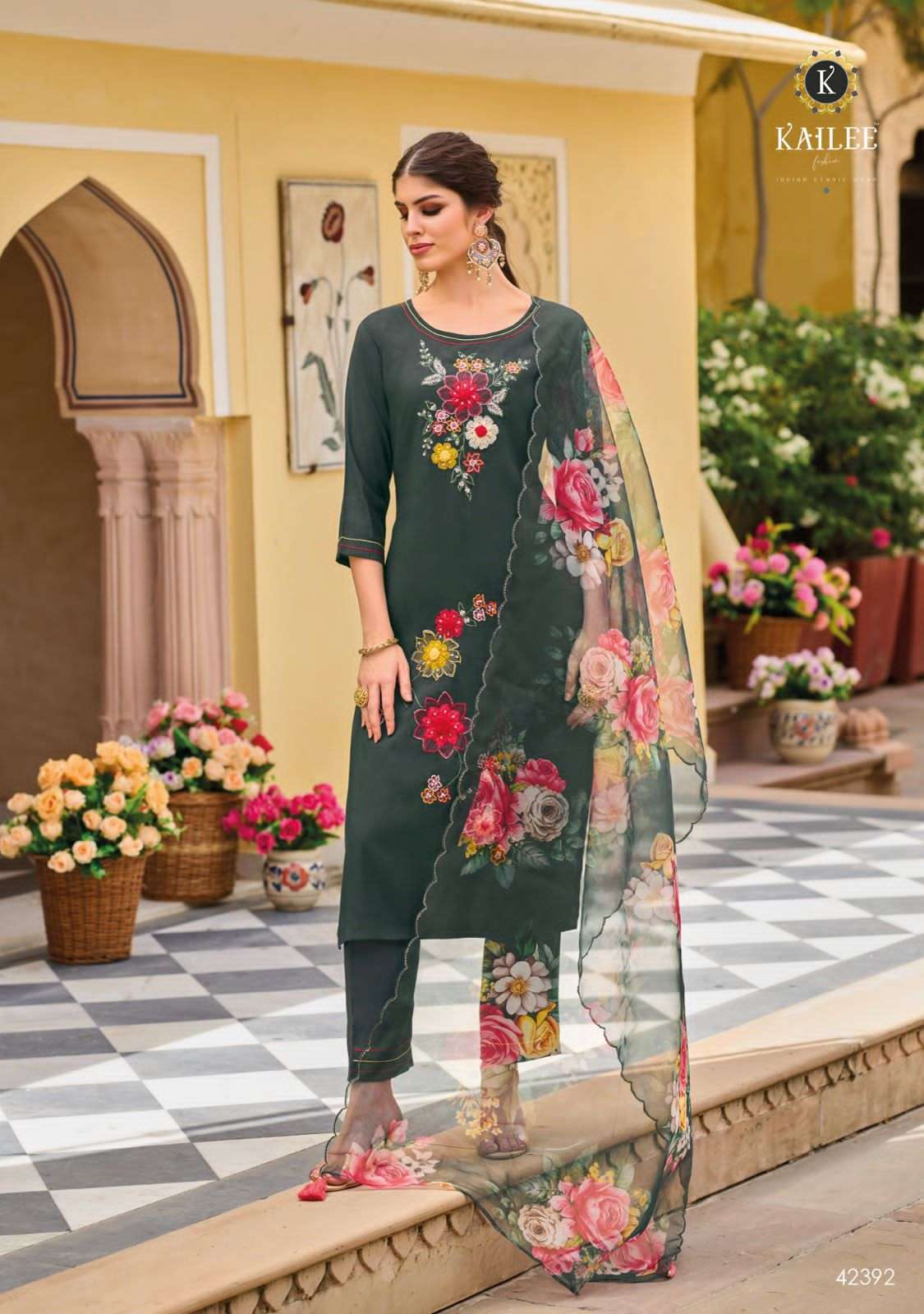 KAILEE FASHION SHEHNAAZ Kurti Wholesale catalog