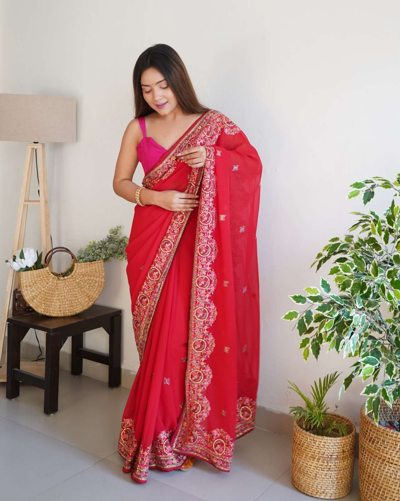 Smiti Designer Georgette Embroiderad Saree Wholesale catalog