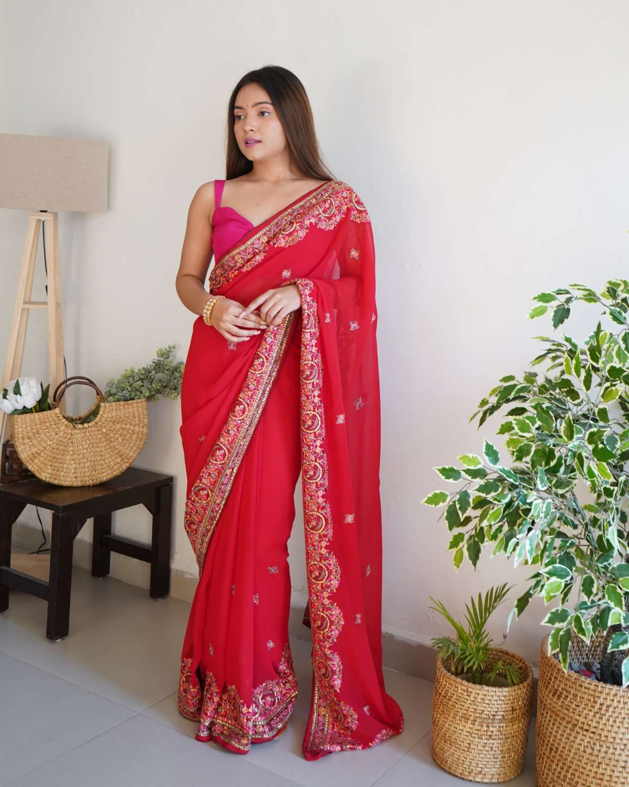 Smiti Designer Georgette Embroiderad Saree Wholesale catalog
