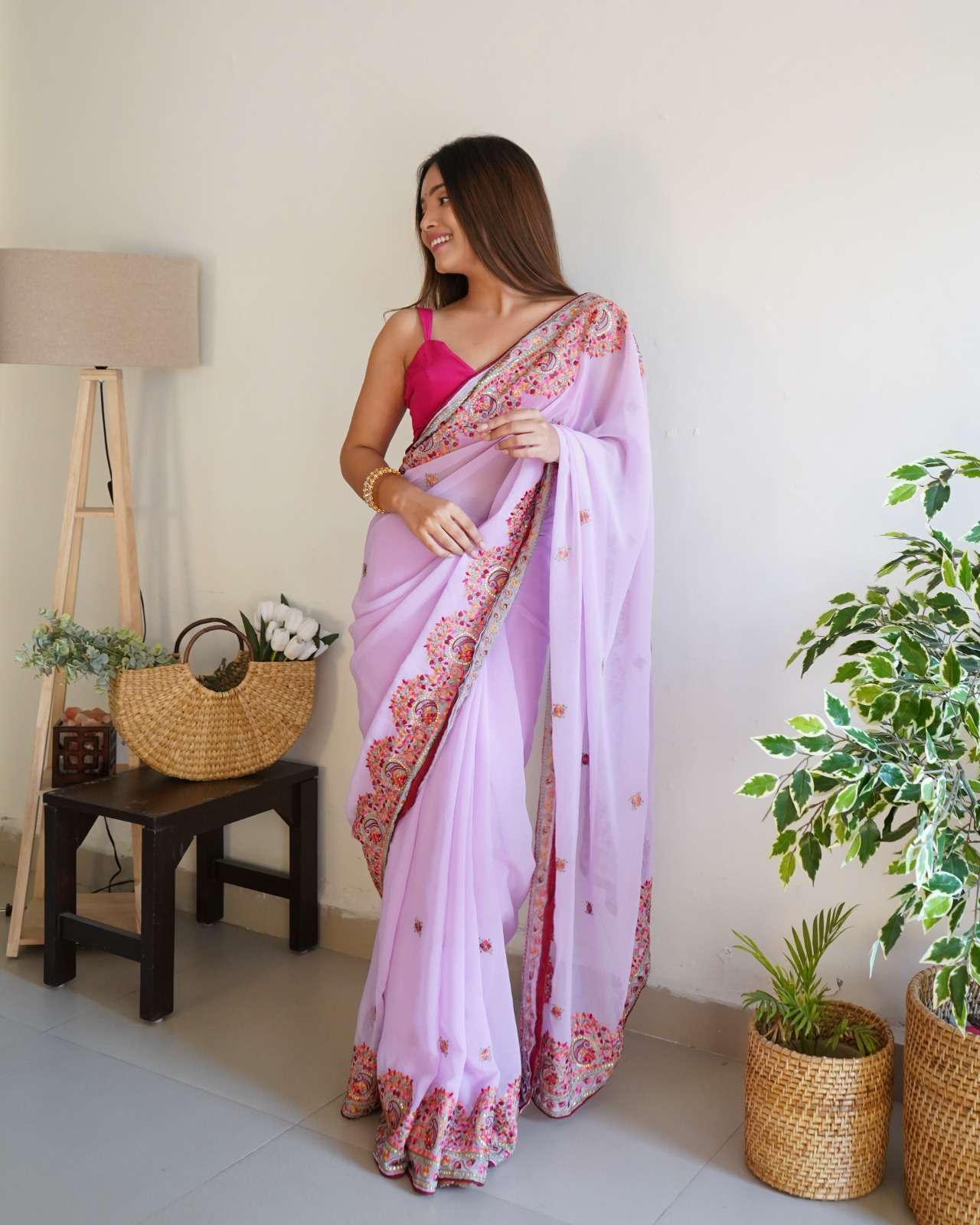 Smiti Designer Georgette Embroiderad Saree Wholesale catalog