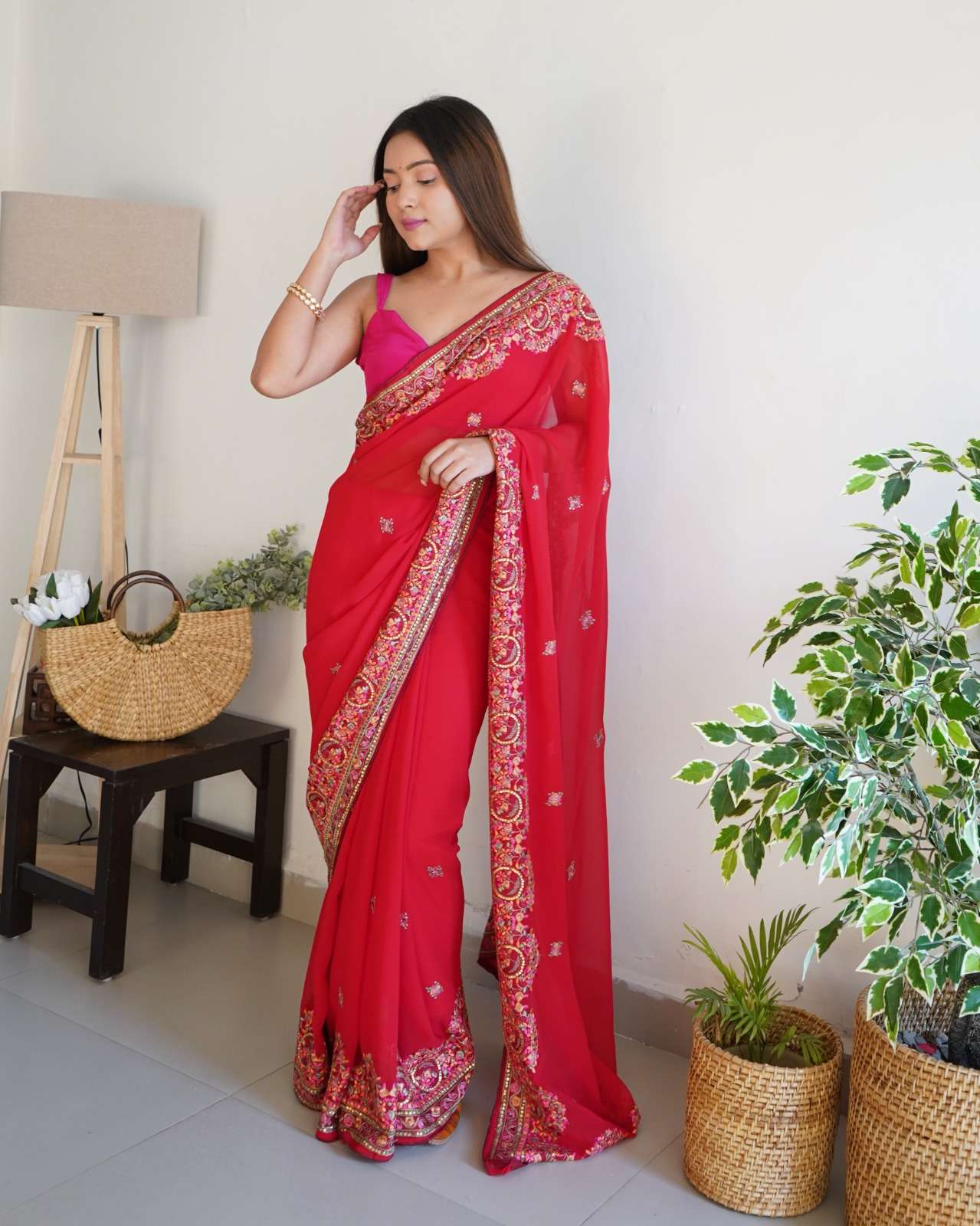 Smiti Designer Georgette Embroiderad Saree Wholesale catalog