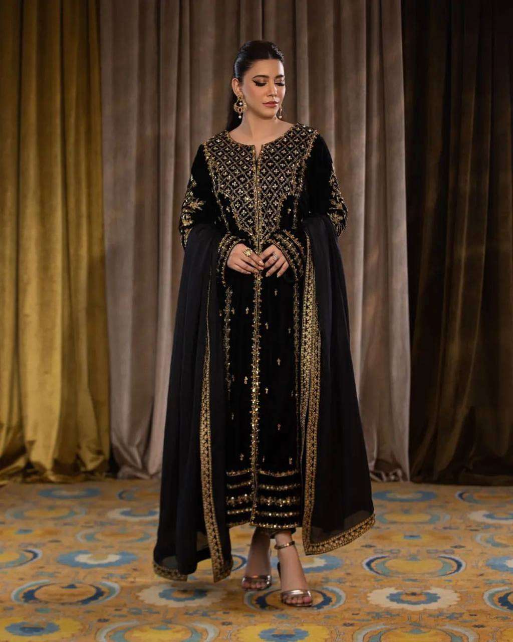 1151 Heavy Velevt Salwar Kameez Wholesale catalog