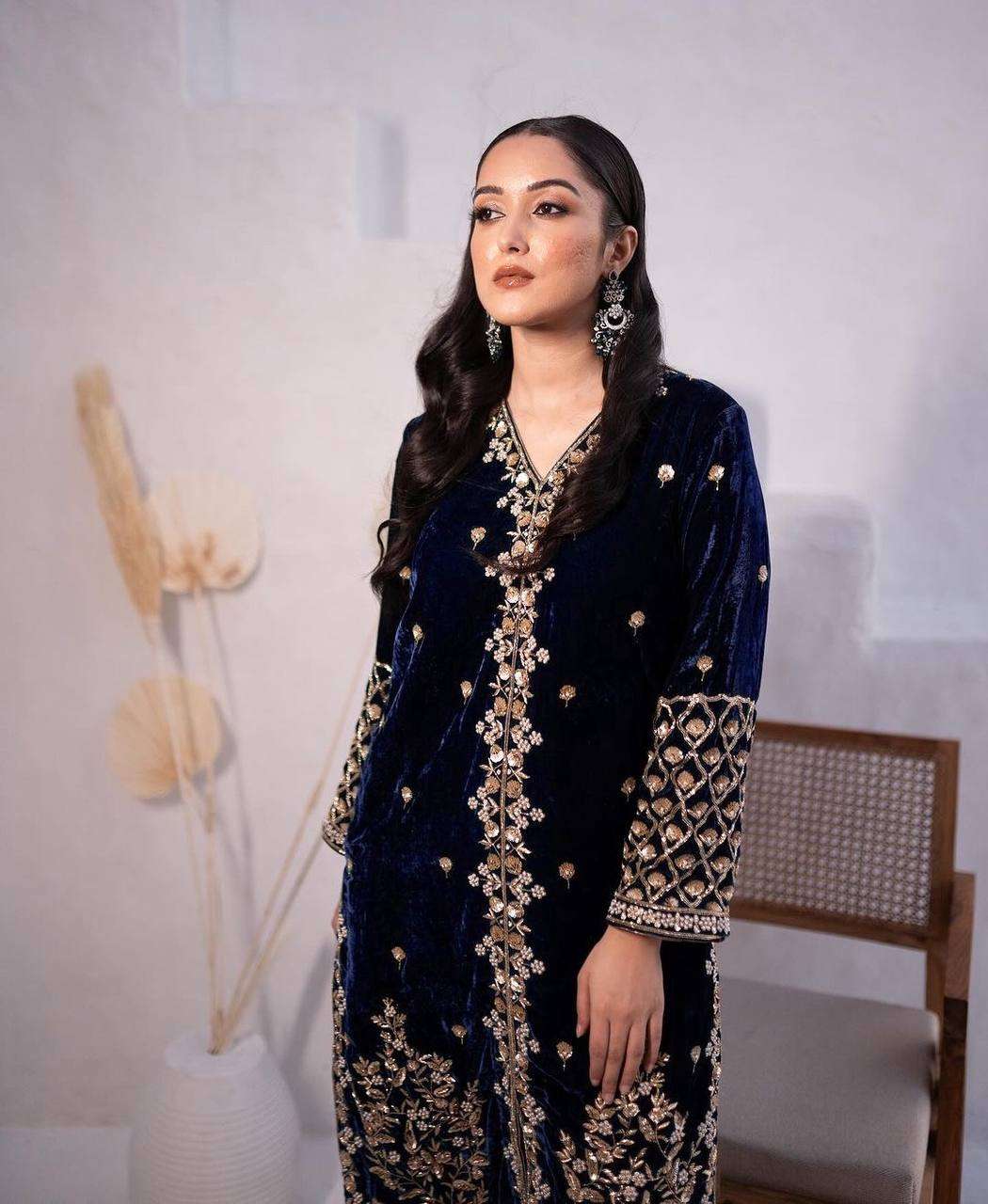 1153 Heavy Velvet Sequence Embroidery Salwar Suits  Wholesale catalog