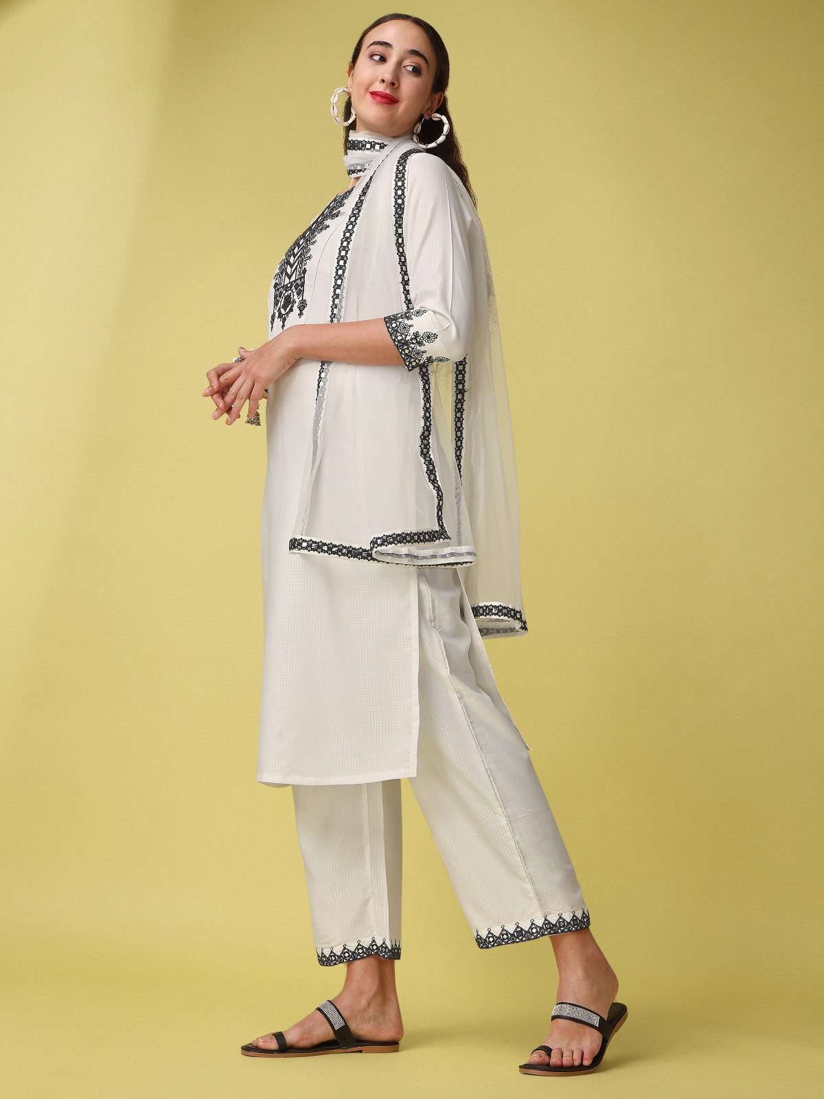 323 A Off White Rayon Top Bottom With Dupatta Wholesale catalog