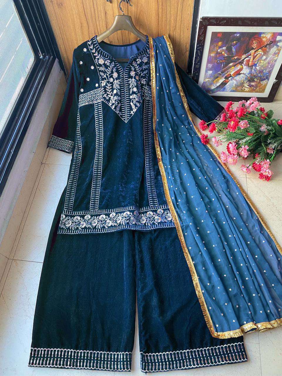 909 Heavy Velvet Zari Embroidered Salwar Kameez Wholesale catalog