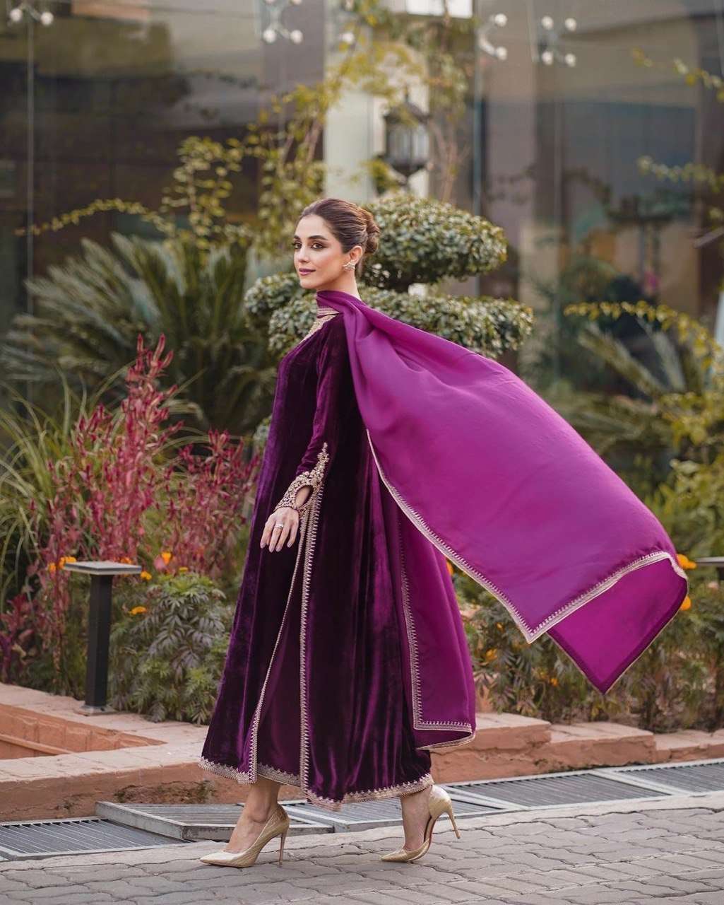 929 Heavy Velvet Zari Embroidery Salwar Suits Wholesale catalog