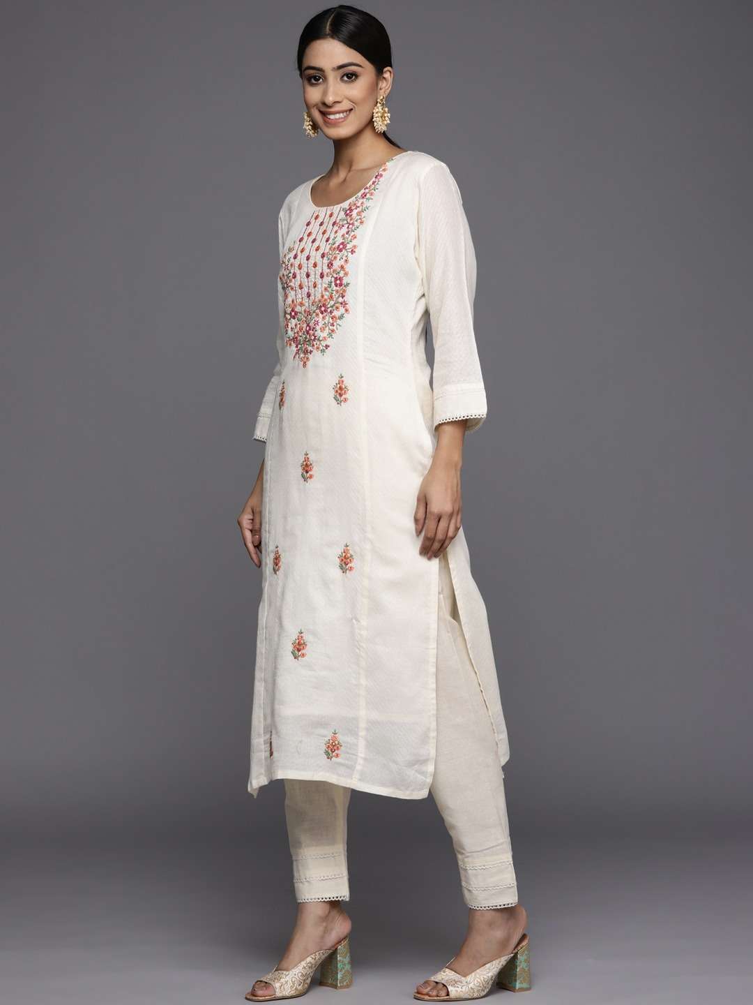 Sanna White Viscose Rayon Kurti Wholesale catalog