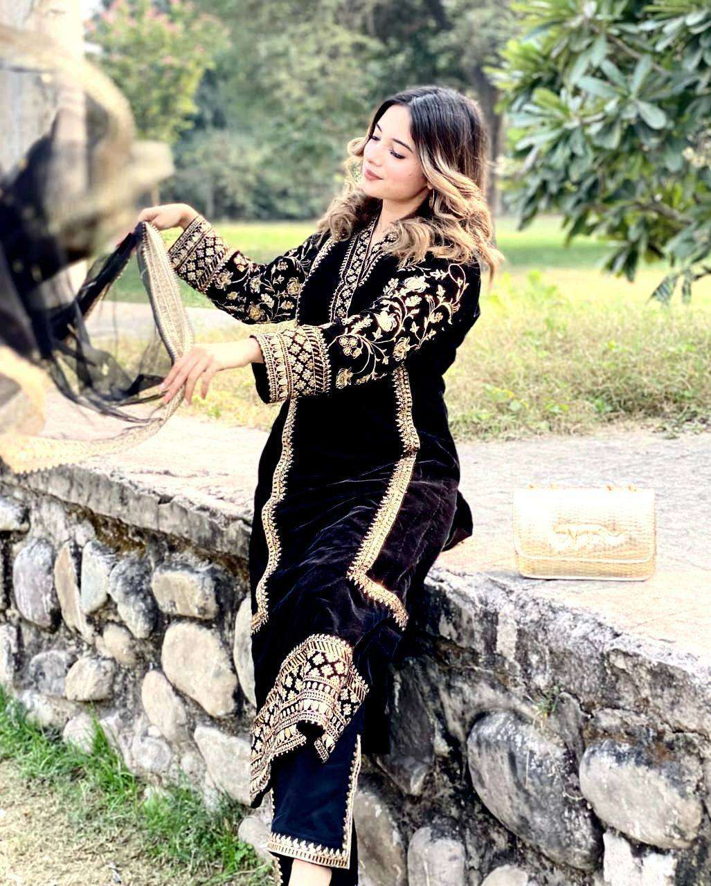 925 Velvet With Zari Embroidery Work Salwar Kameez Wholesale catalog
