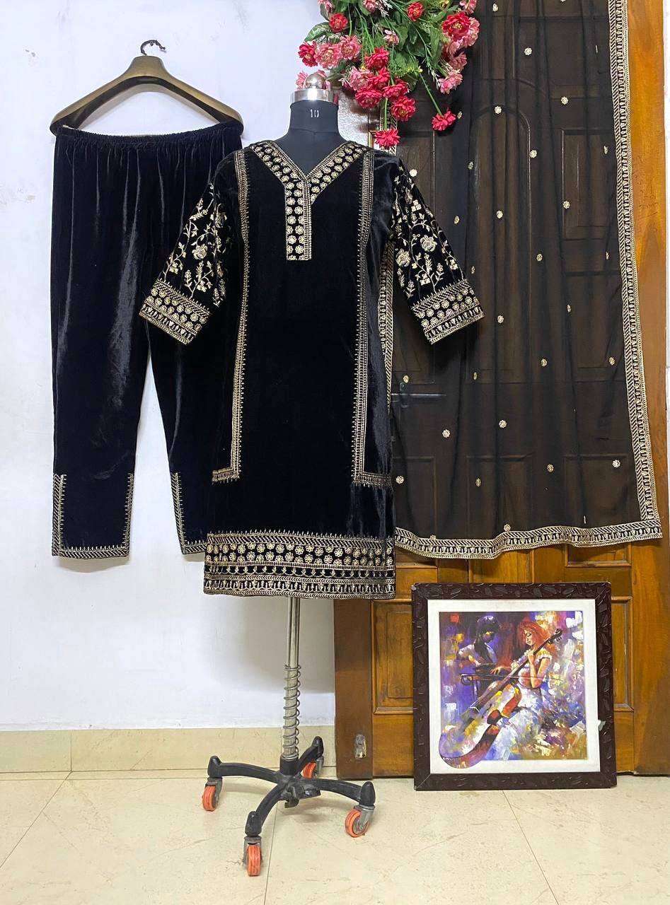 925 Velvet With Zari Embroidery Work Salwar Kameez Wholesale catalog