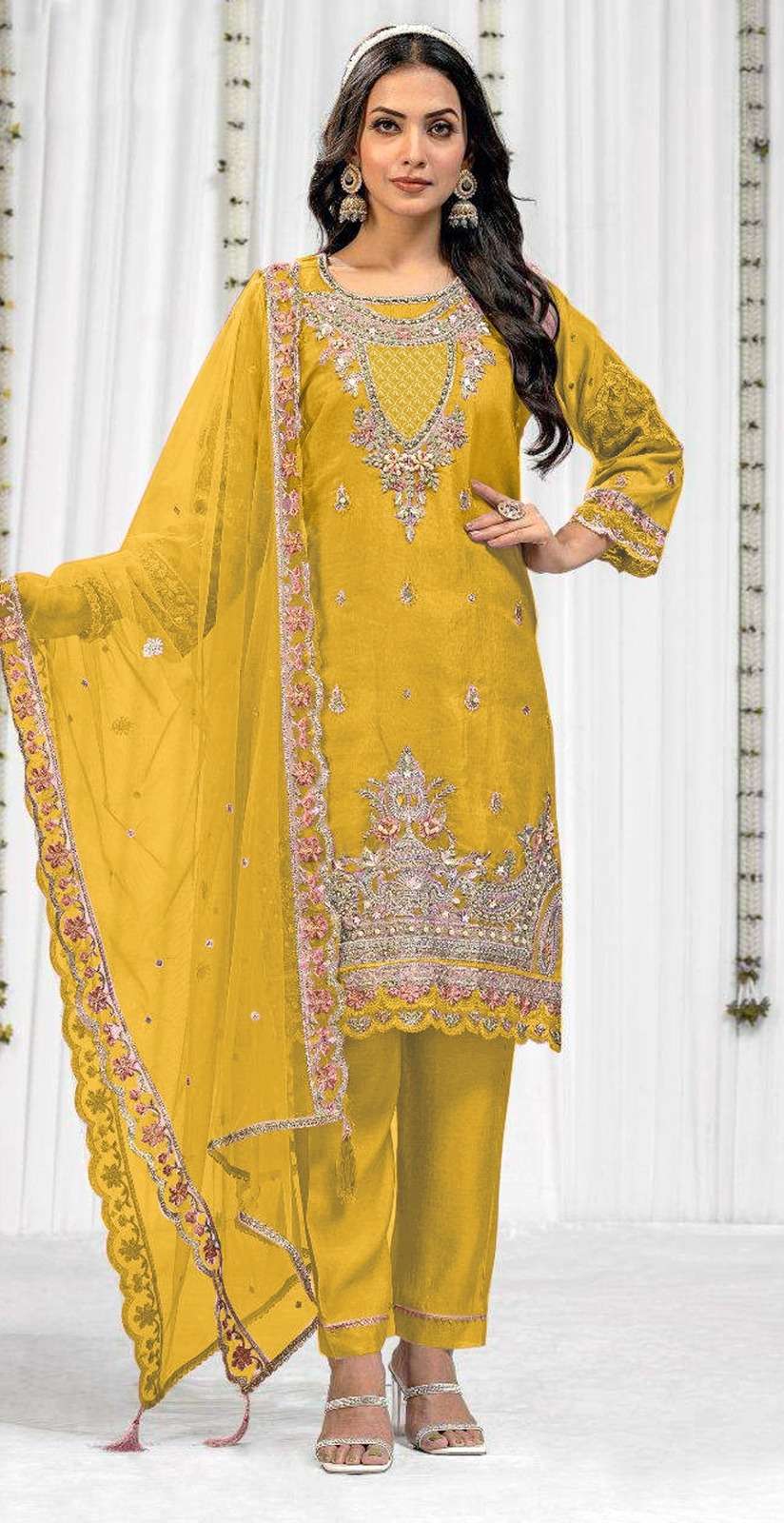Ramsha R 1114 Pakistani Suits Wholesale catalog