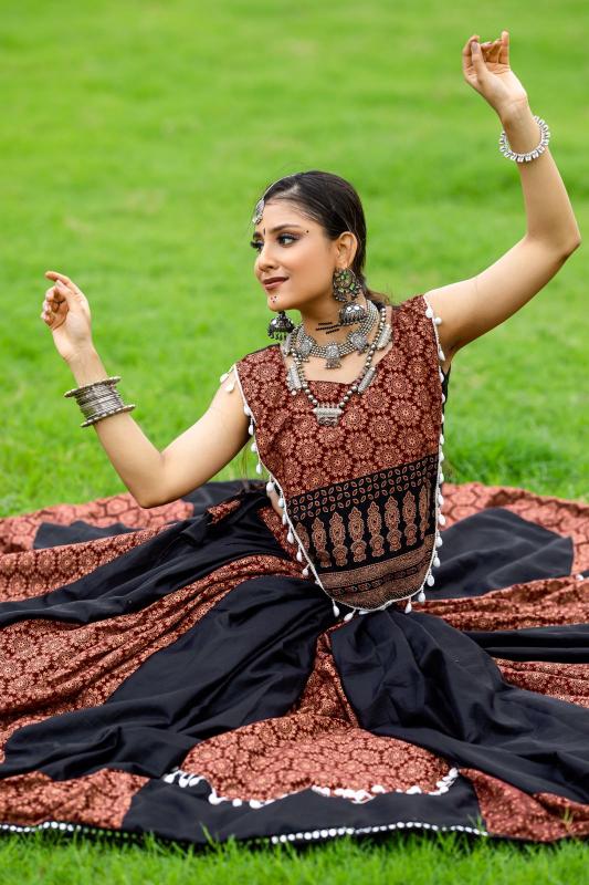 Rajwadi Vol - 10 D- 7072 NAVRATRI Lehenga Choli Wholesale catalog