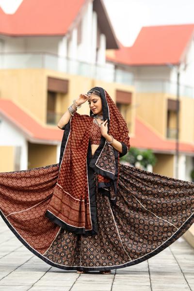 Rajwadi Vol - 10 D - 7077 NAVRATRI Lehenga Choli Wholesale catalog