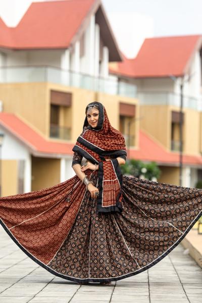 Rajwadi Vol - 10 D - 7077 NAVRATRI Lehenga Choli Wholesale catalog