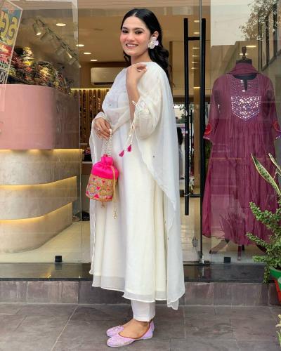 Felocity Yamini 1 catalog chanderi kurtis online india