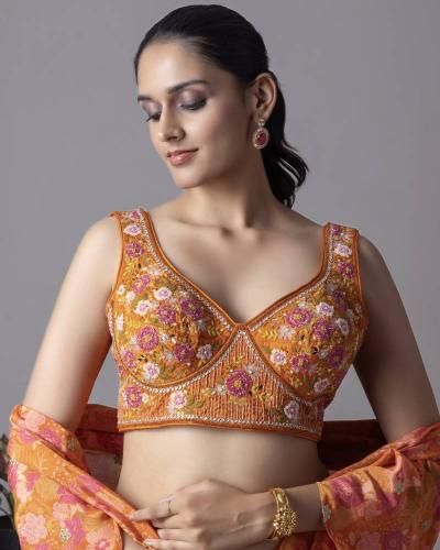 Sabella Tcs 111 catalog lehenga material wholesale in commercial street