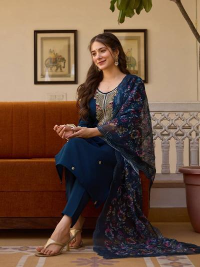 Felocity Hr 21 catalog collection kurti wholsale in india
