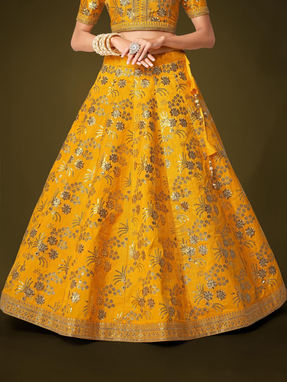 Sabella 7710 catalog surat wholesale online lehenga