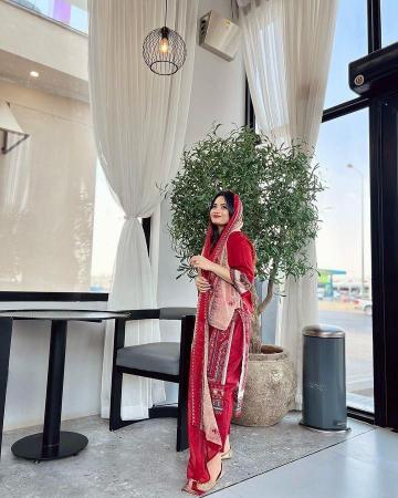 Hazzel Maria B 2001 Catalog straight cut pakistani suits