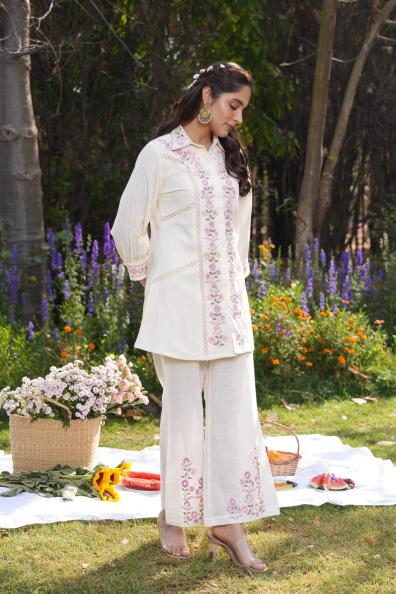 Sabella Tanyaa P 302 catalog indo western cord set