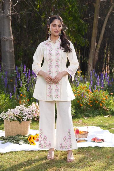 Sabella Tanyaa P 302 catalog indo western cord set