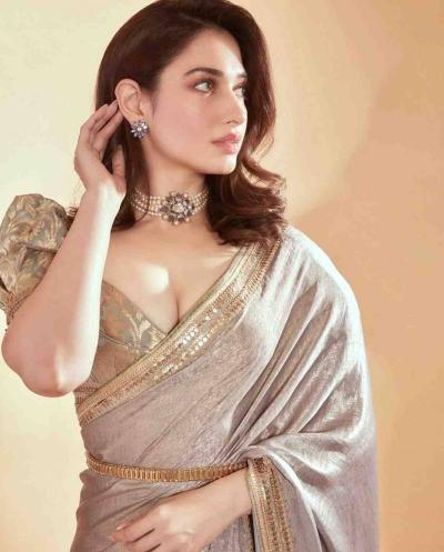 Dazira Kc 2047 catalog bollywood replica sarees manufacturers surat