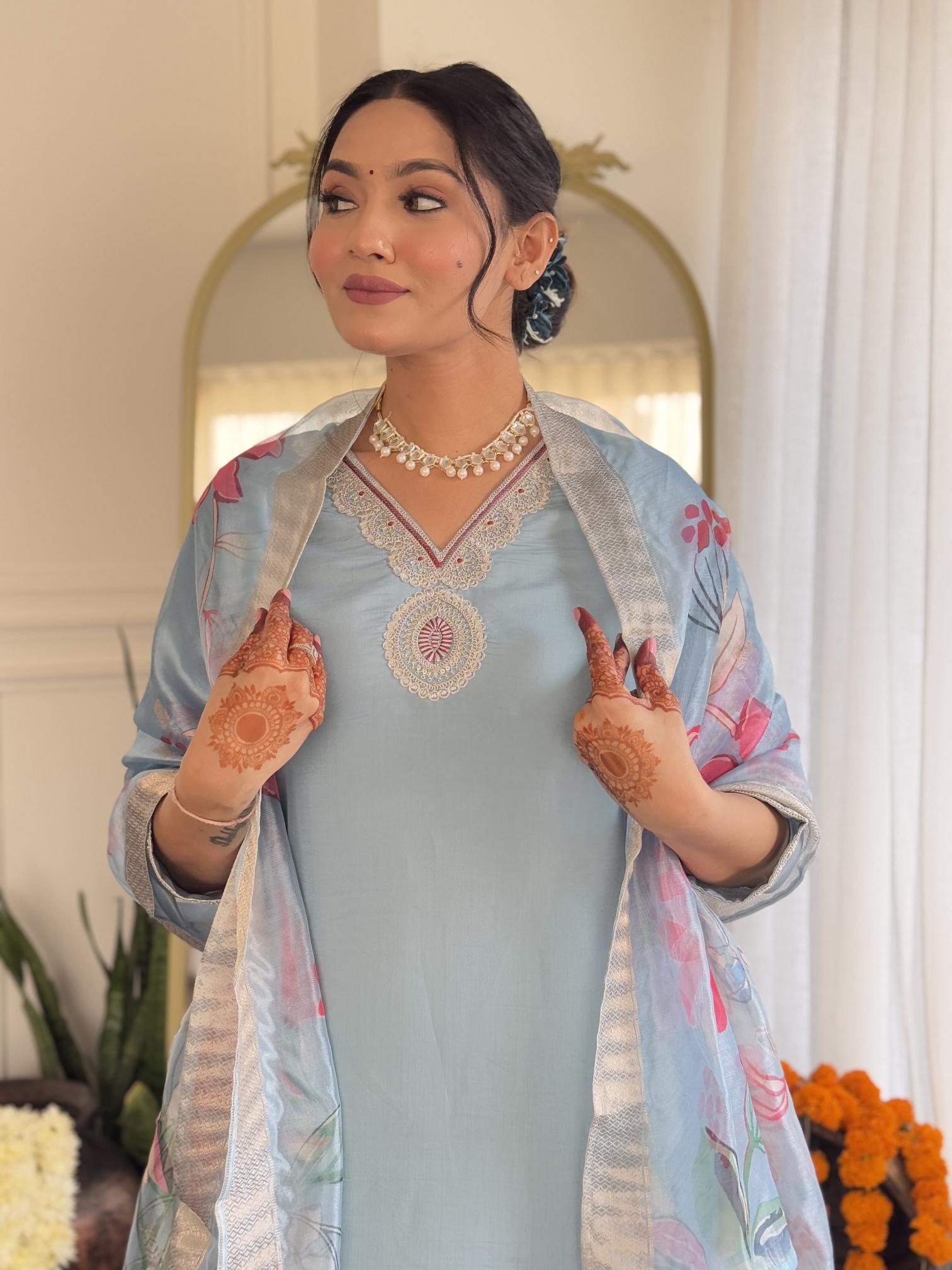 Felocity aarya catalog kurtis offers online india