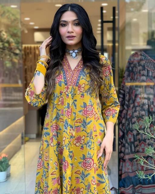 Felocity Mumtaz catalog traditional kurti wedding clothes india