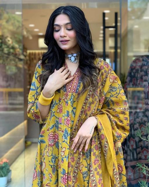 Felocity Mumtaz catalog traditional kurti wedding clothes india