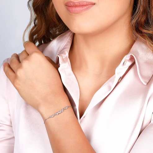 Nitya Silver Beautiful Glittering Bracelet