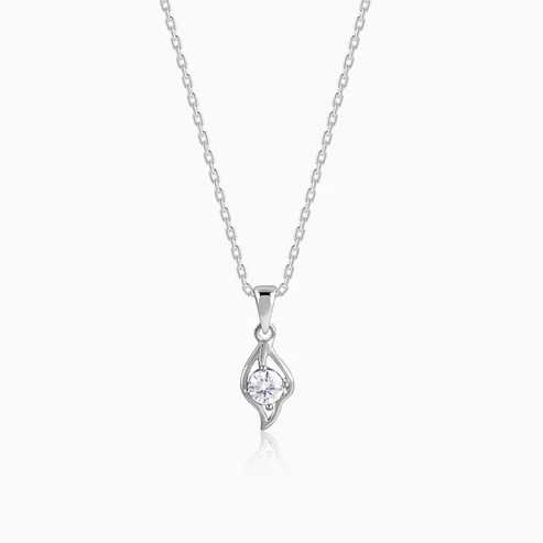Nitya Silver Falling Dew Pendant With Link Chain