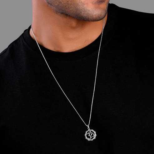 Nitya Silver Graceful Om Pendant With Box Chain For Him