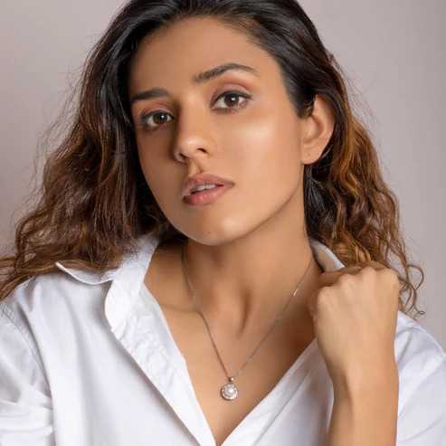 Nitya Silver Pearl Pendant with Link Chain