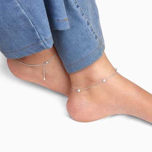 Nitya Silver Pearls & Flower Anklet