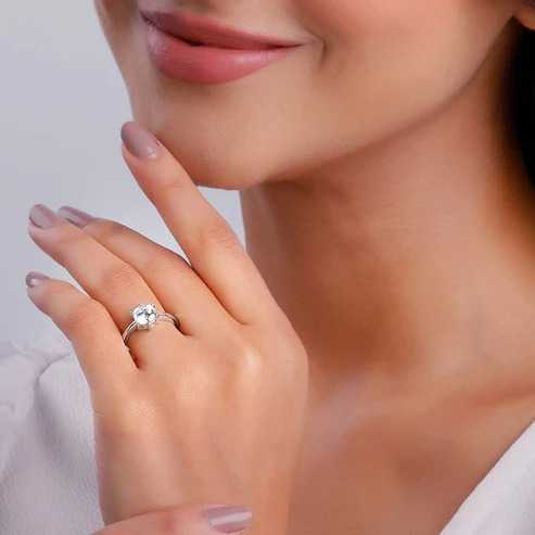 Nitya Silver Zircon Vintage Ring
