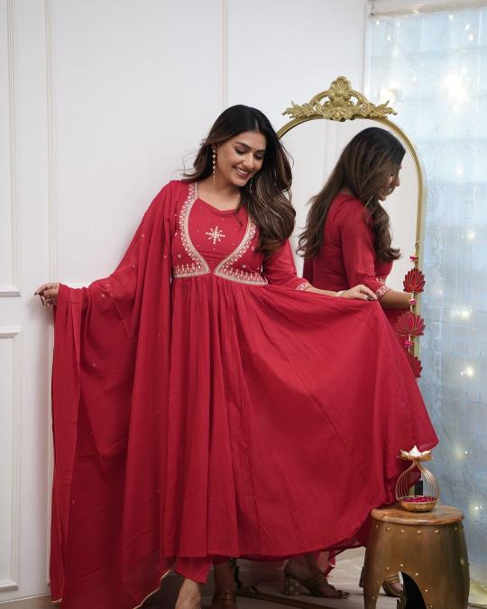 Felocity Akshita catalog buy kurtis online from surat