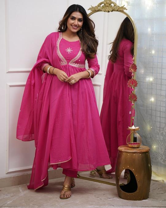 Felocity Akshita catalog buy kurtis online from surat