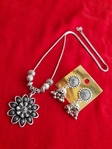 Juri craft Lunches D 100 costume jewellery wholesale suppliers