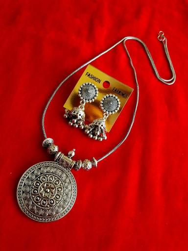 Juri craft Lunches D 100 costume jewellery wholesale suppliers