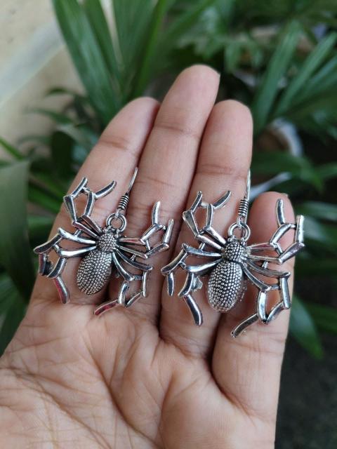 Juri craft Lunches D 75 vol 4 wholesale contemporary jewellery