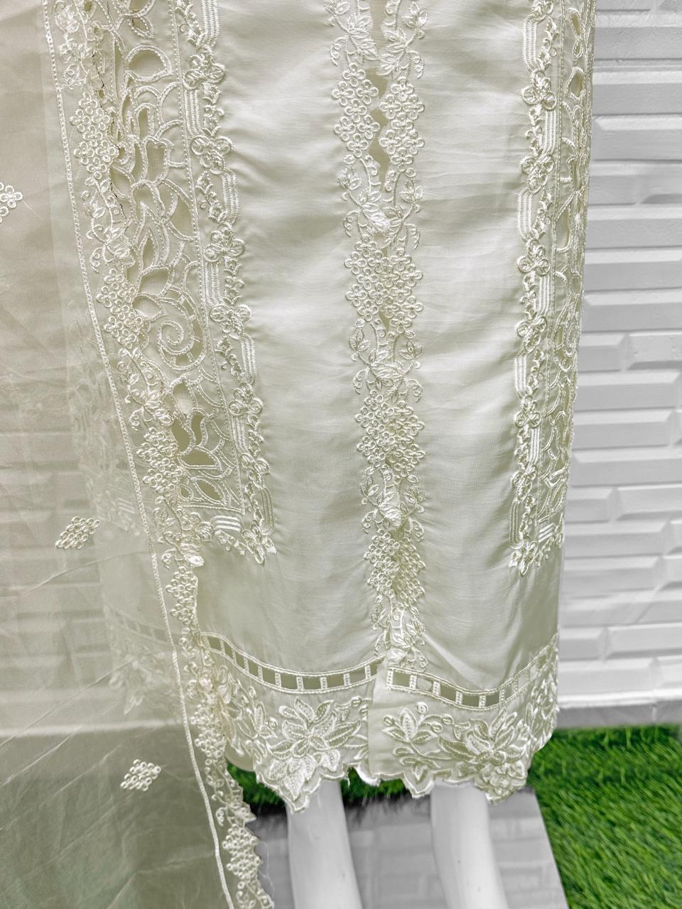 Laxuria Trendz 1559 catalog pakistani suits in wholesale price