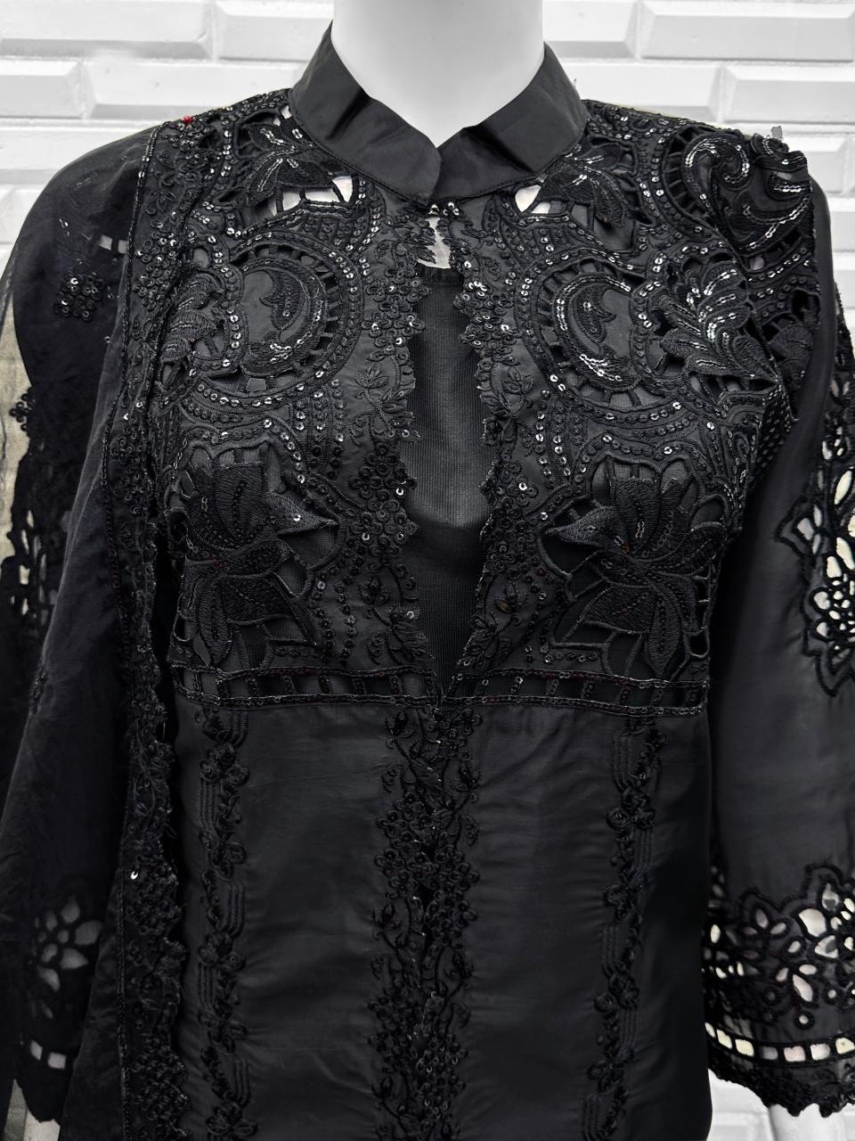 Laxuria Trendz 1559 catalog pakistani suits in wholesale price