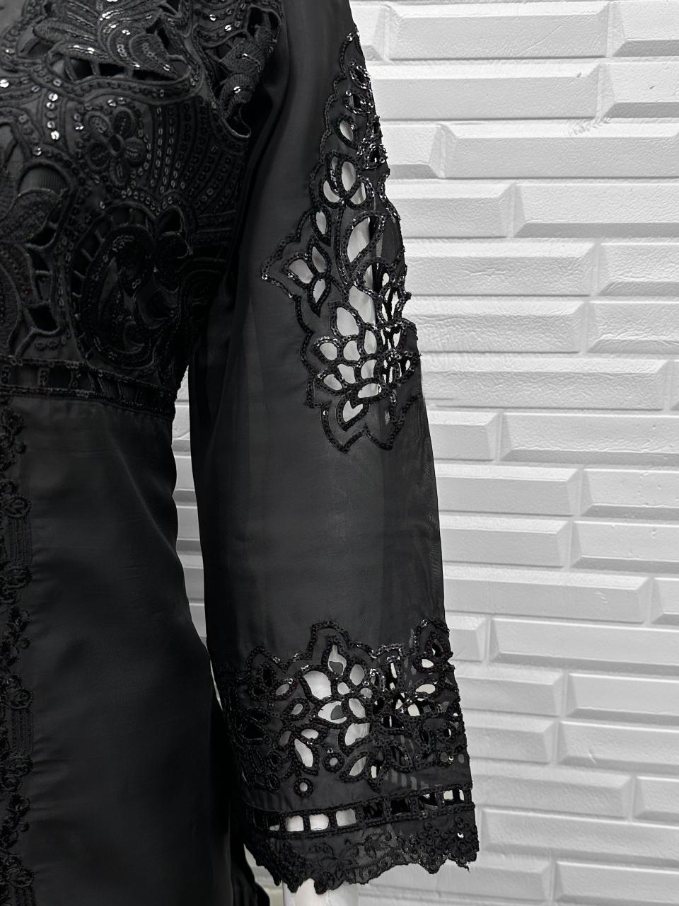 Laxuria Trendz 1559 catalog pakistani suits in wholesale price