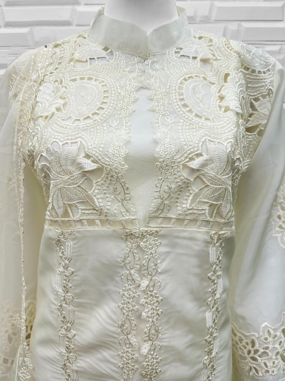 Laxuria Trendz 1559 catalog pakistani suits in wholesale price