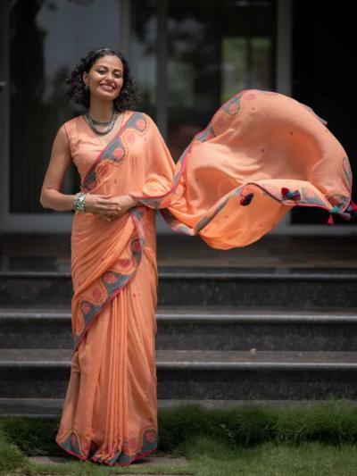 Dazira W - 351 catalog women in sarees rural india