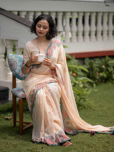 Dazira W - 351 catalog women in sarees rural india