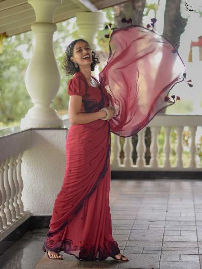 Dazira W - 351 catalog women in sarees rural india