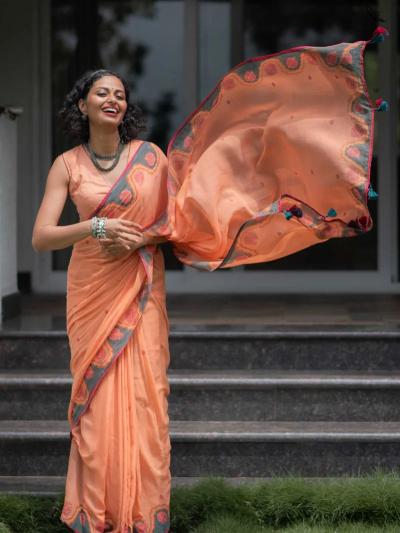 Dazira W - 351 catalog women in sarees rural india